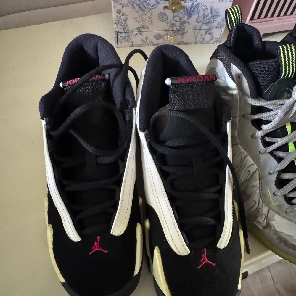 Jordan retro 14 size 4Y
